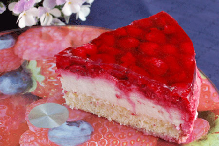 Torte mit Himbeeren und Schmand, erfrischende Sommertorte