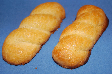 Honigzöpfe - italienische Kekse mit Honig und Pastamehl: Trecce al miele