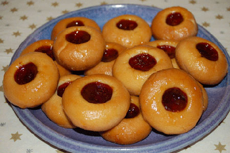 Je länger-je lieber - Zarte Kekse / Plätzchen mit Marmelade oder Konfitüre