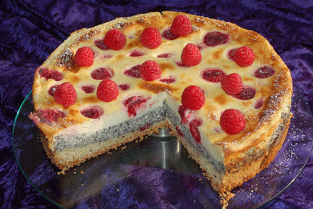 Rezept Gebackener Himbeer-Schmandkuchen mit Mohnfüllung