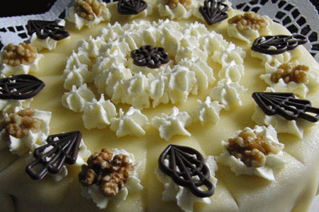 Marzipantorte nach Lübecker Art. Sahnetorte mit Marzipandeckel
